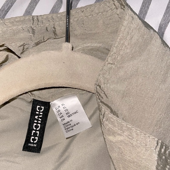Divided by H&M windbreaker - Picture 6 of 6